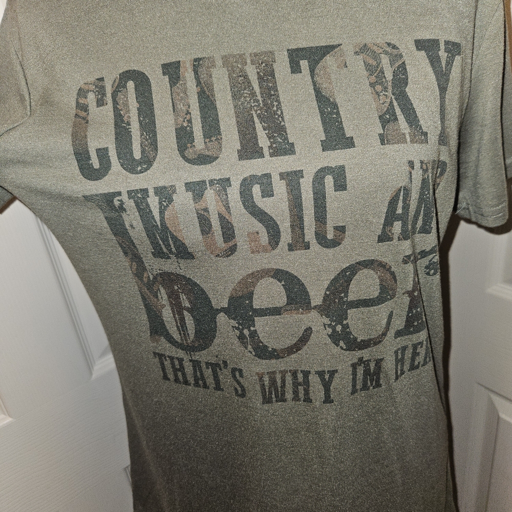 Unisex Tshirt Army Green Country Music & Beer Thats Why I'm Here Size Small